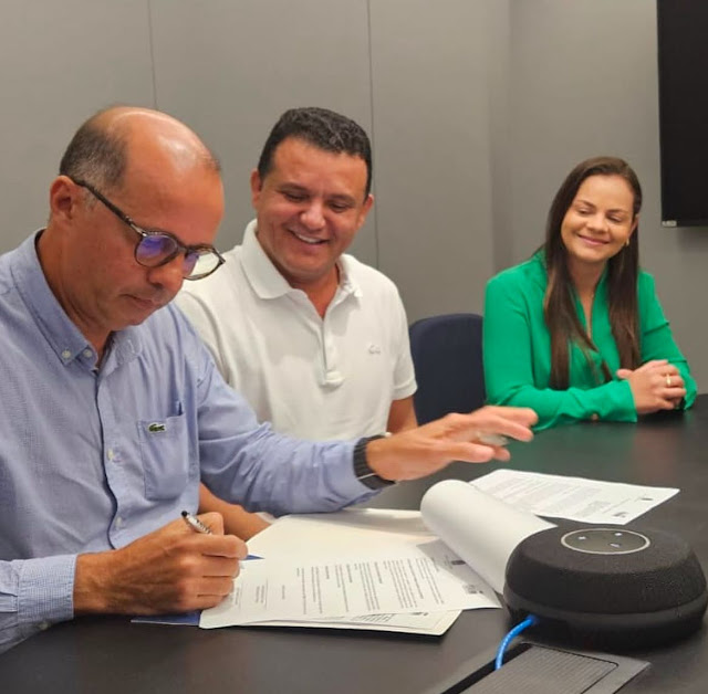 Guamaré: Prefeito Hélio viabiliza parcerias que tornam a gestão mais transparente