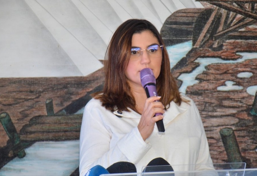 Ausência que se repete: prefeita Flávia Tavares falta à leitura anual na Câmara de Macau