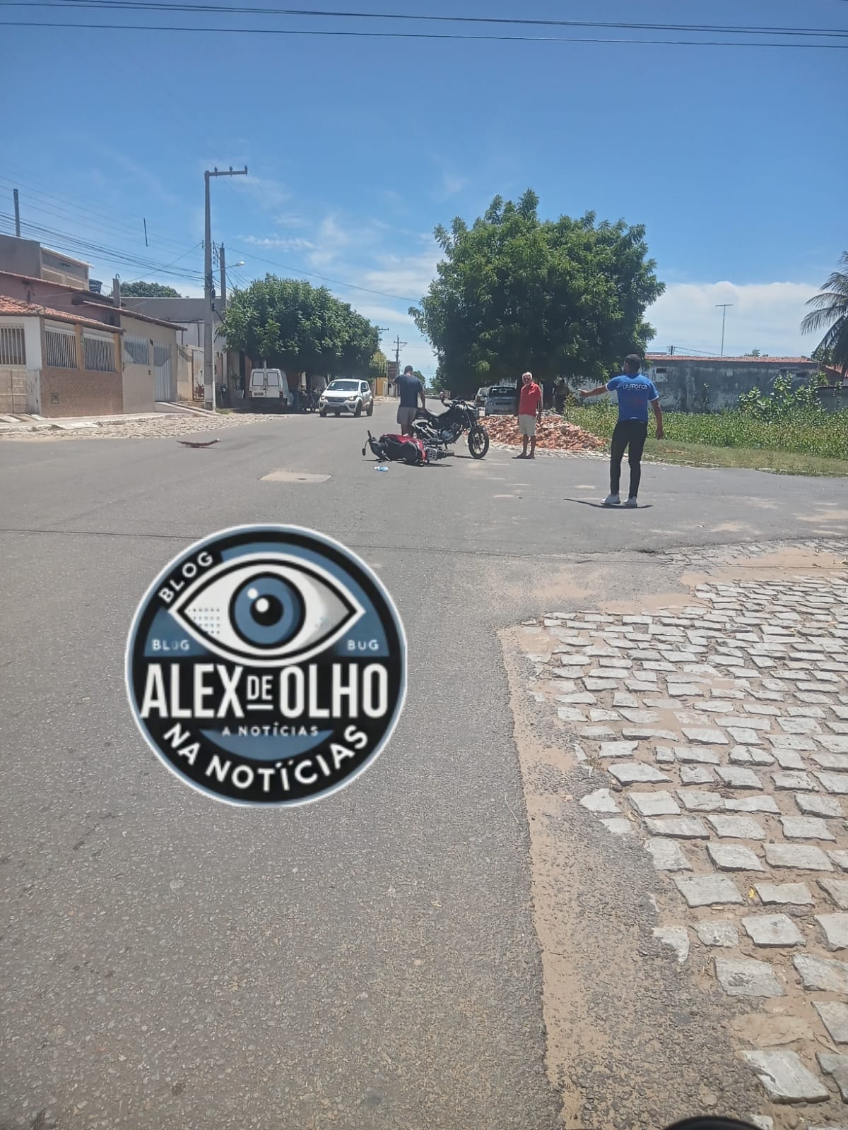 Acidente de moto no centro de Carnaubais resulta apenas em danos materiais