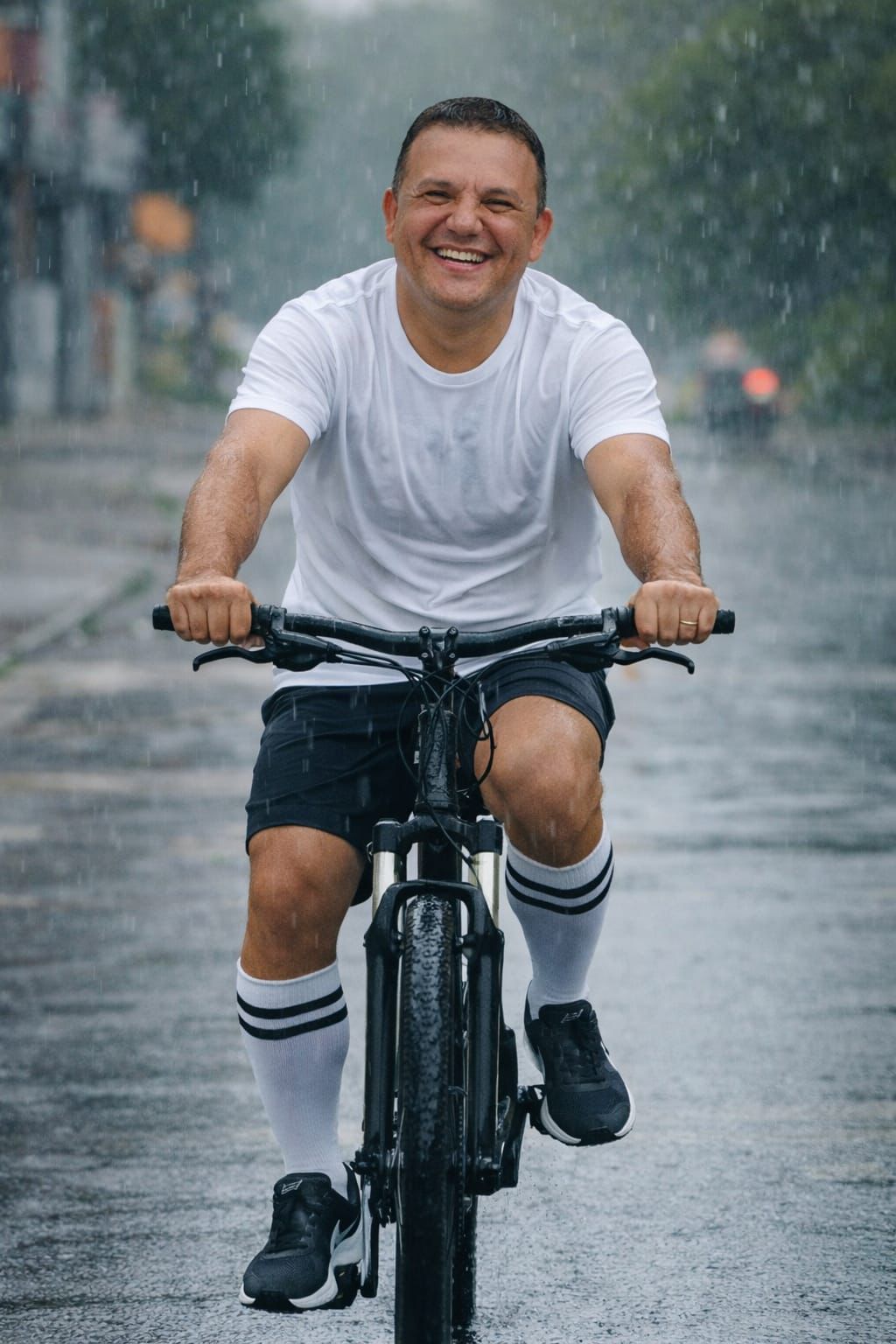 Não cai uma folha da árvore se não for por permissão de Deus,